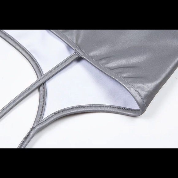 Silver reflective buckle crop top - Picture 16 of 16